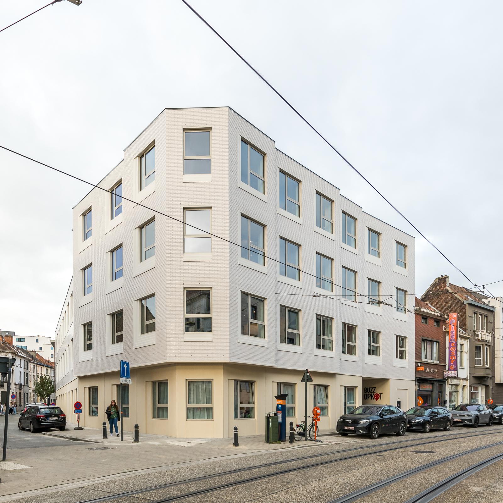 Voorgevel van Buzz Upkot, studentenhuisvesting van Upgrade Estate.