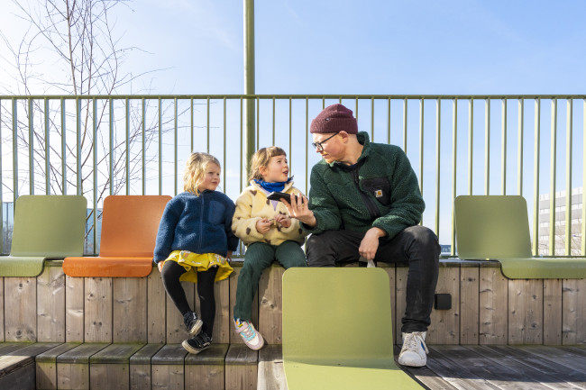Lennart met zijn dochters Liesel en Josefien 