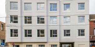 Buzz Upkot gevel